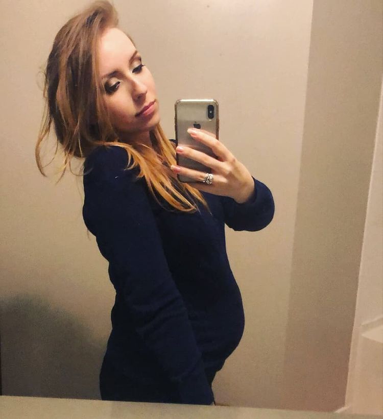 Carissa when she was pregnant with her second child, Hunter Williams